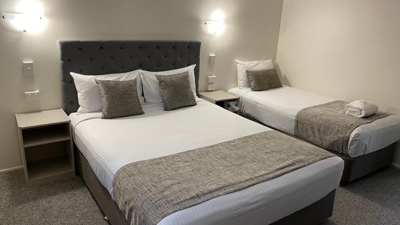 Rocky Gardens Motor Inn רוקהמפטון מראה חיצוני תמונה
