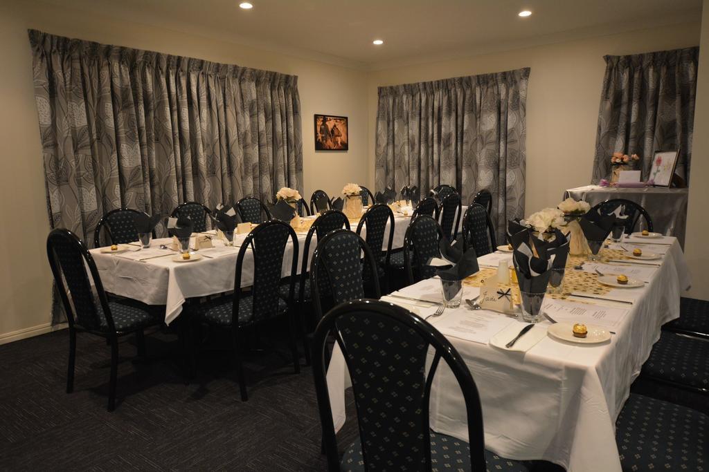 Rocky Gardens Motor Inn רוקהמפטון מראה חיצוני תמונה