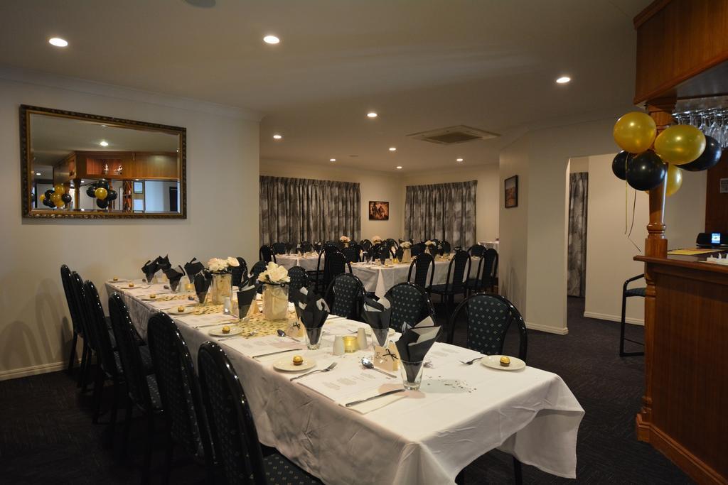 Rocky Gardens Motor Inn רוקהמפטון מראה חיצוני תמונה