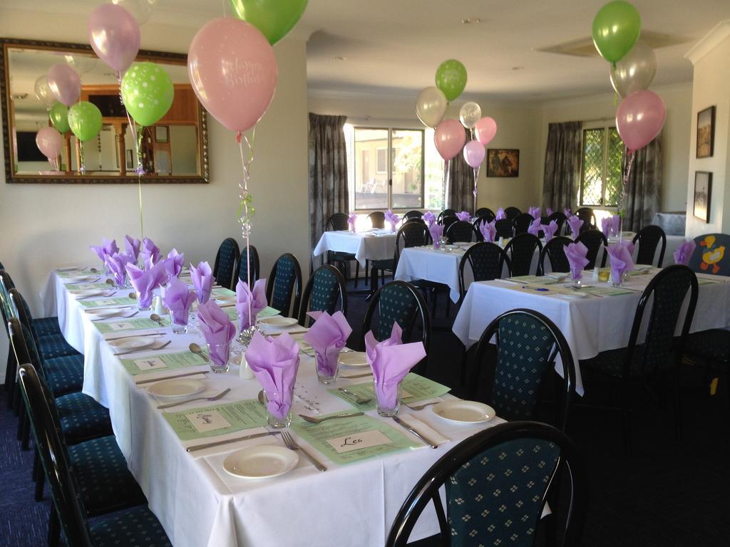 Rocky Gardens Motor Inn רוקהמפטון מראה חיצוני תמונה