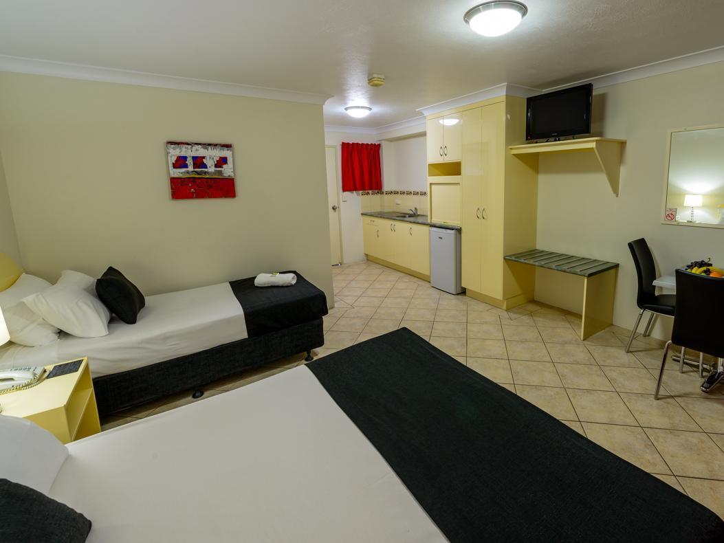 Rocky Gardens Motor Inn רוקהמפטון מראה חיצוני תמונה