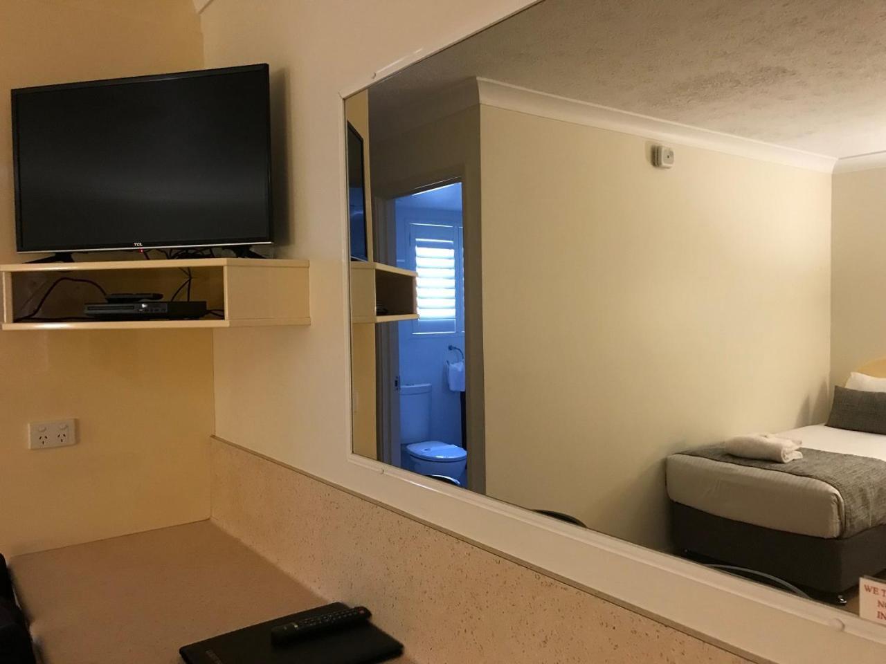 Rocky Gardens Motor Inn רוקהמפטון מראה חיצוני תמונה