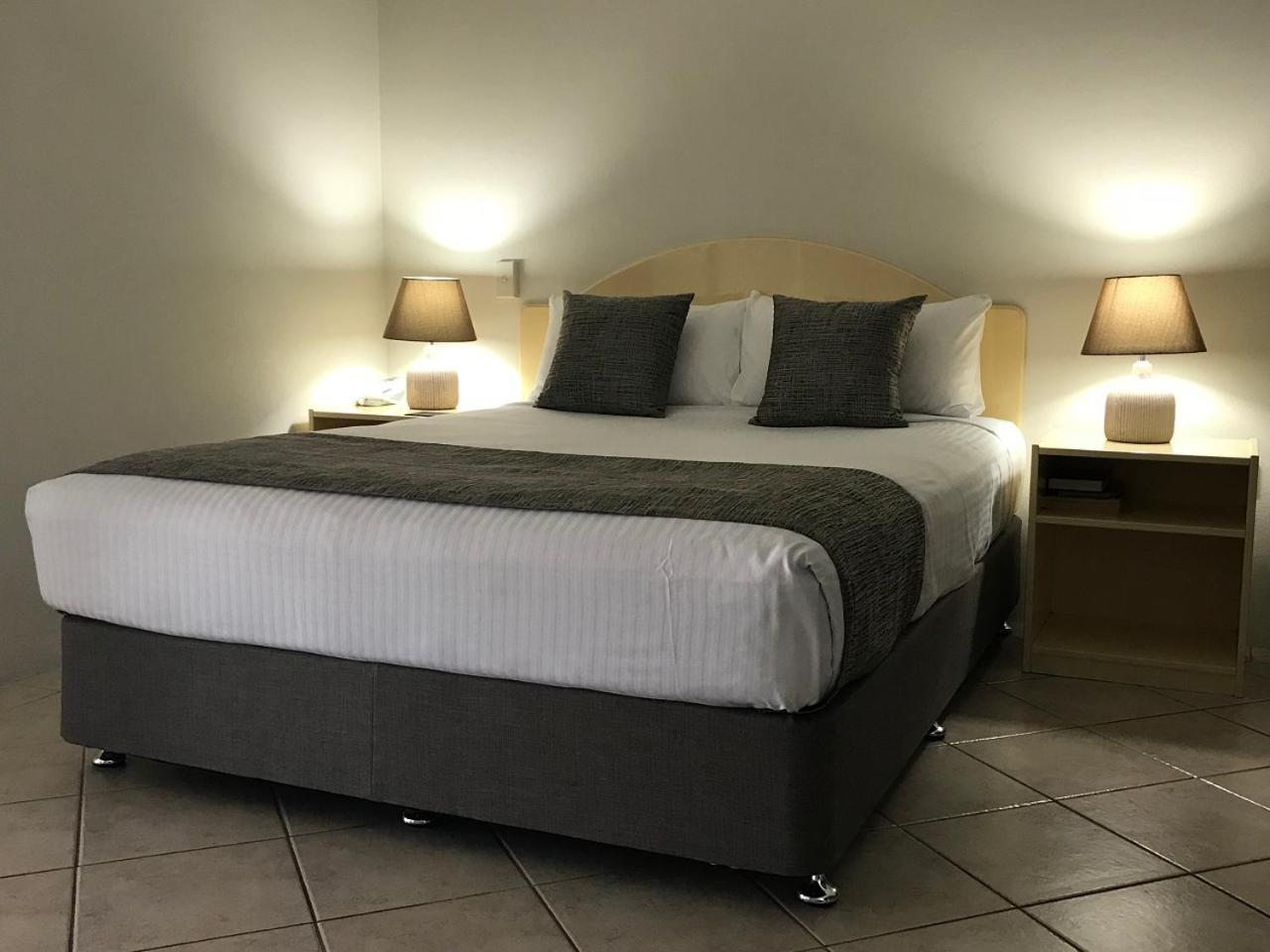 Rocky Gardens Motor Inn רוקהמפטון מראה חיצוני תמונה